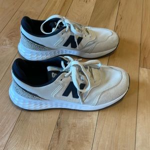 EUC New Balance Womens Fresh Foam X70 WSX70THA Beige Casual Sneakers Size 8